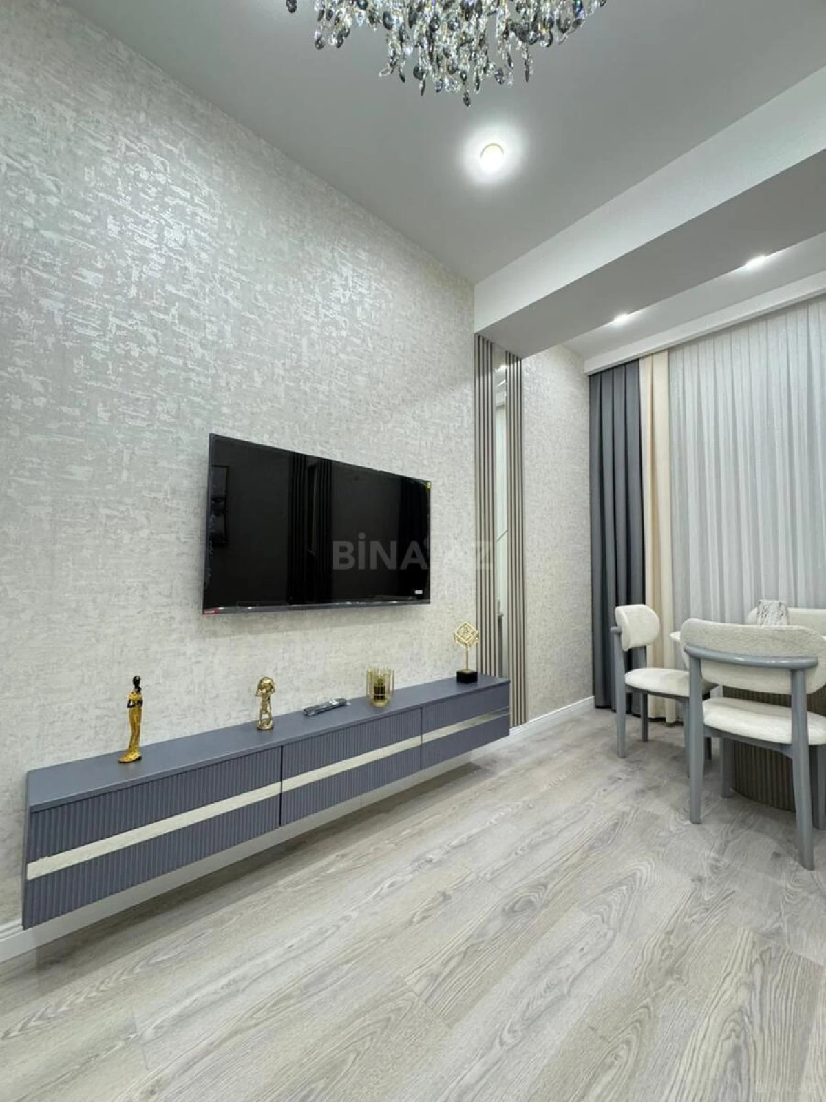 Satılır 2 otaqlı mənzil 61 m²