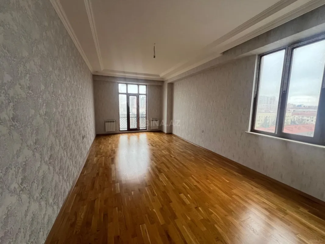 Satılır 3 otaqlı mənzil 110 m²