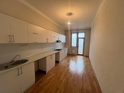 Satılır 3 otaqlı mənzil 110 m²