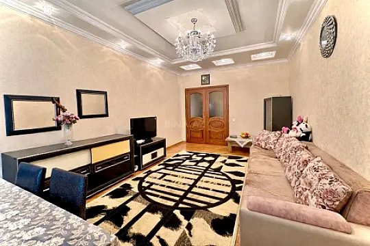 Satılır 3 otaqlı mənzil 120 m² — Bakı, İnşaatçılar 3 otaq 120.00 m²
