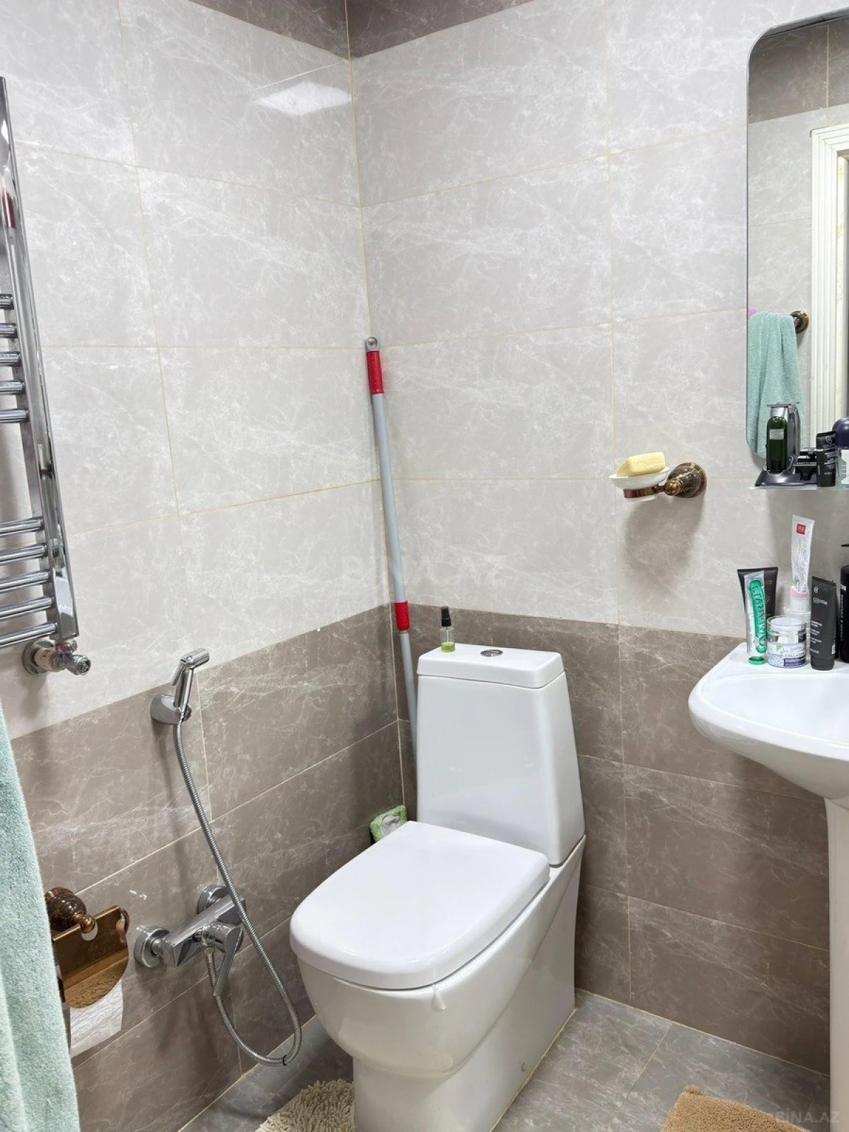 Satılır 2 otaqlı mənzil 68 m²