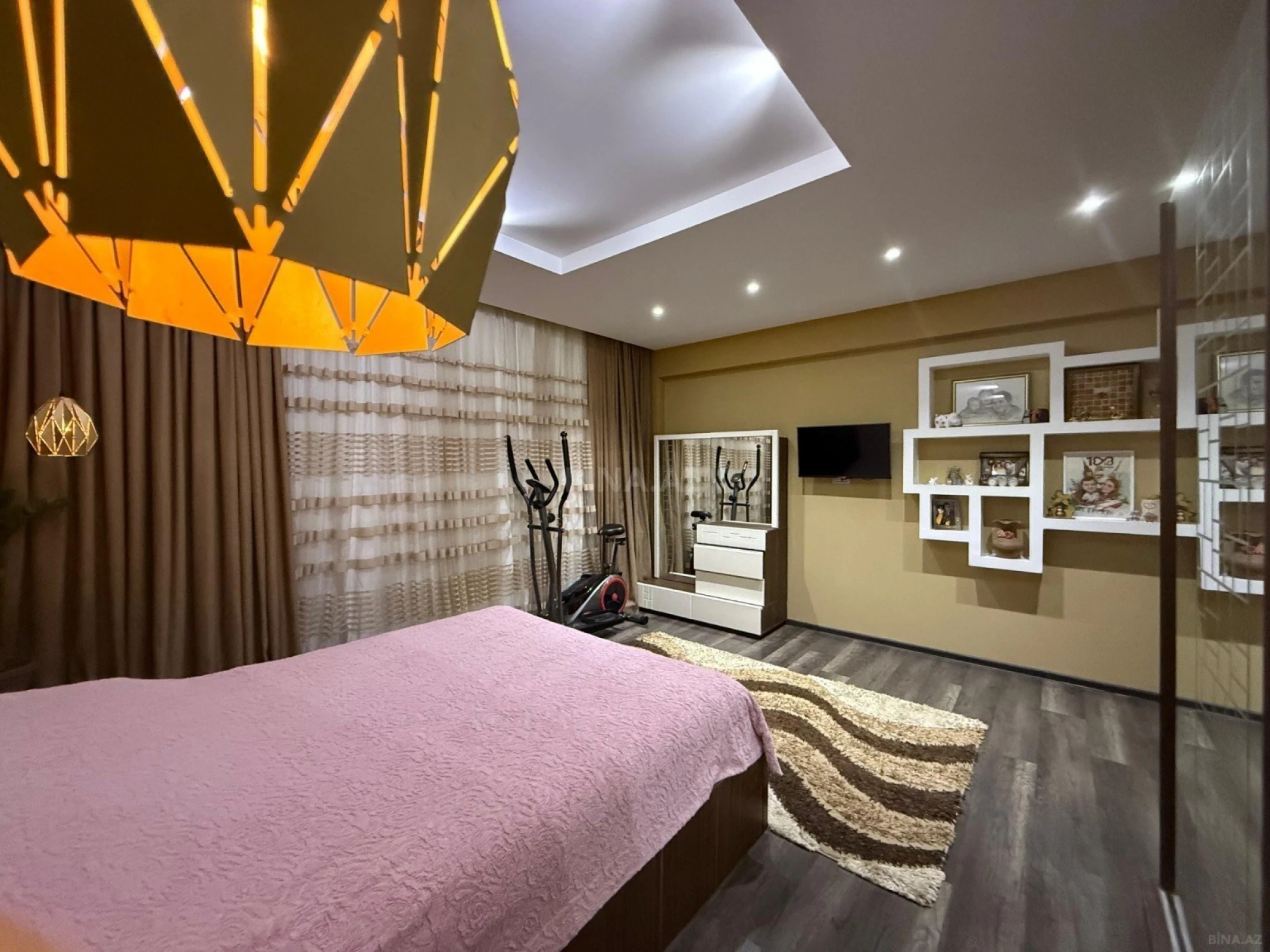 Satılır 2 otaqlı mənzil 100 m²