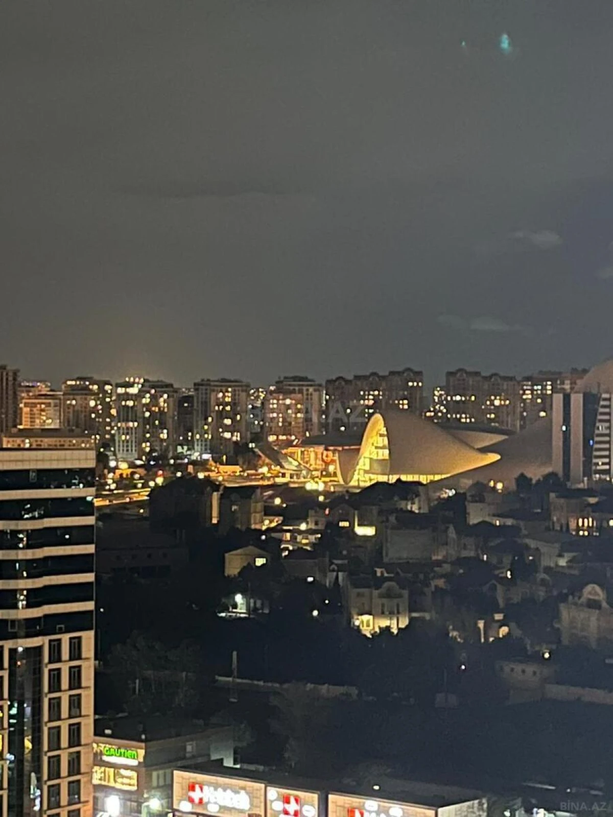 Satılır 2 otaqlı mənzil 68 m²