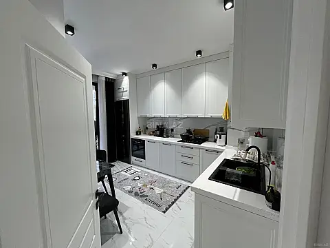 Kirayə verilir 3 otaqlı mənzil 120 m²