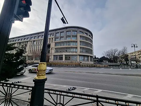 Satılır 2 otaqlı mənzil 58 m²