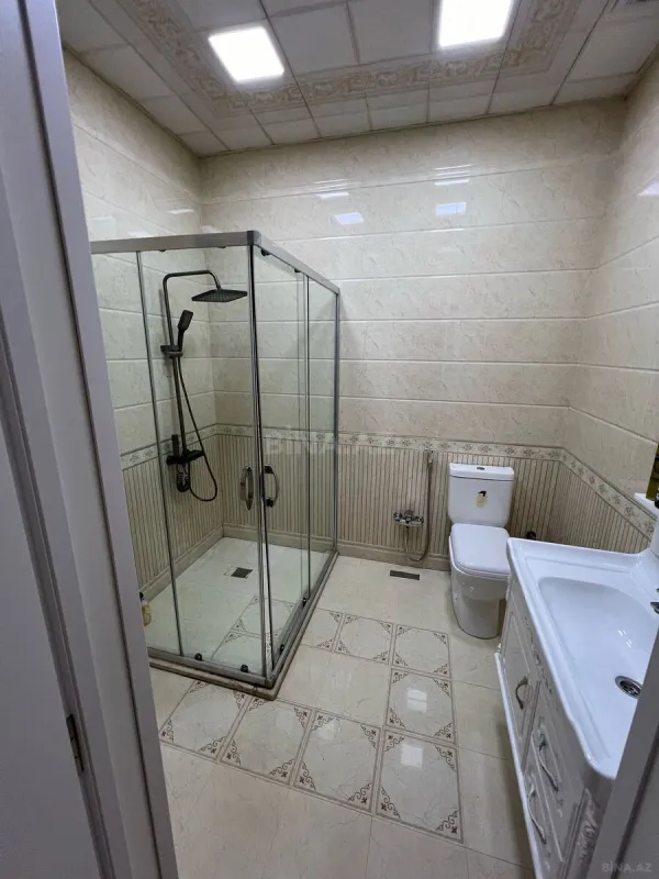 Satılır 4 otaqlı mənzil 175 m²