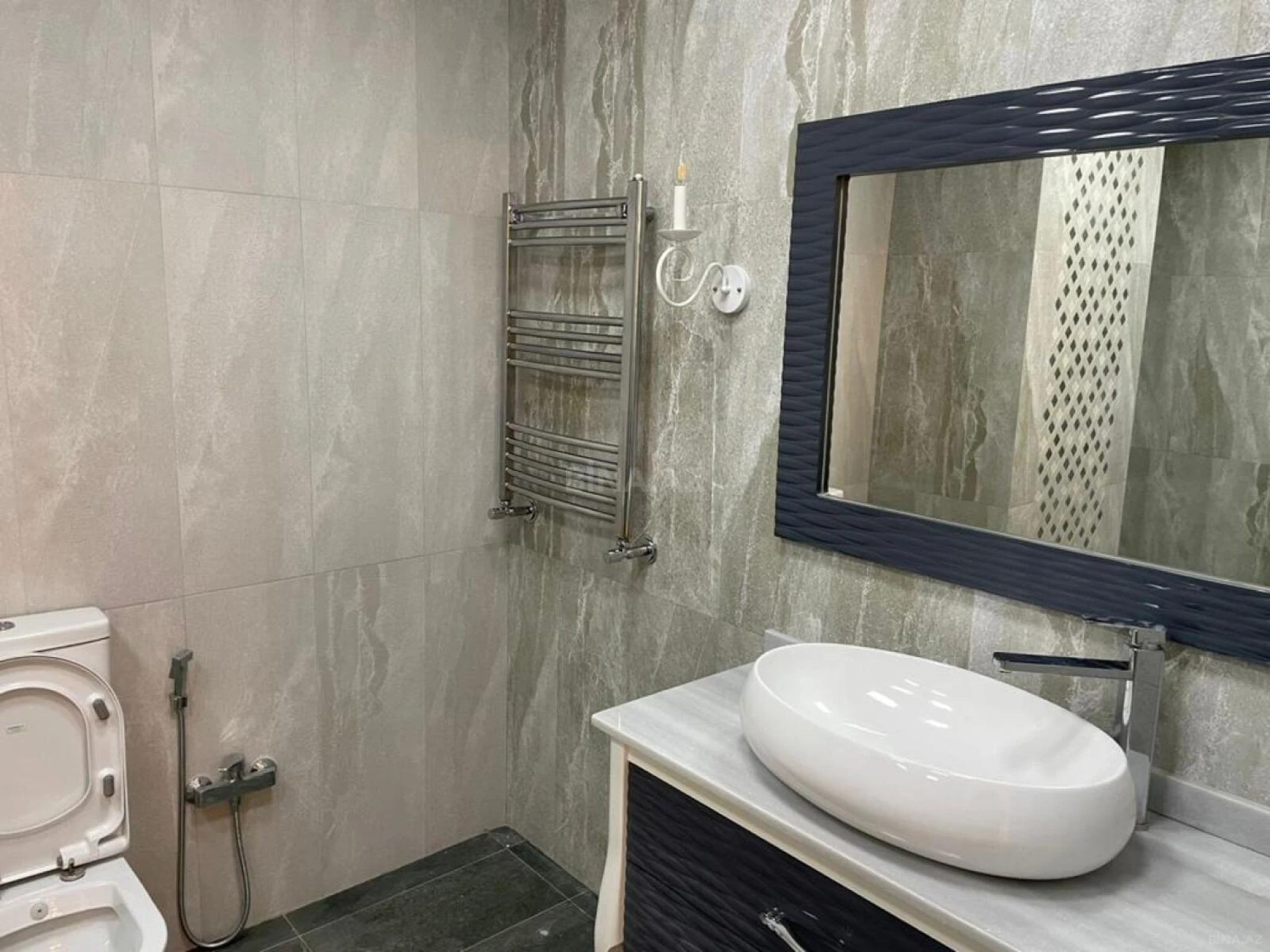 Kirayə verilir 4 otaqlı mənzil 200 m²
