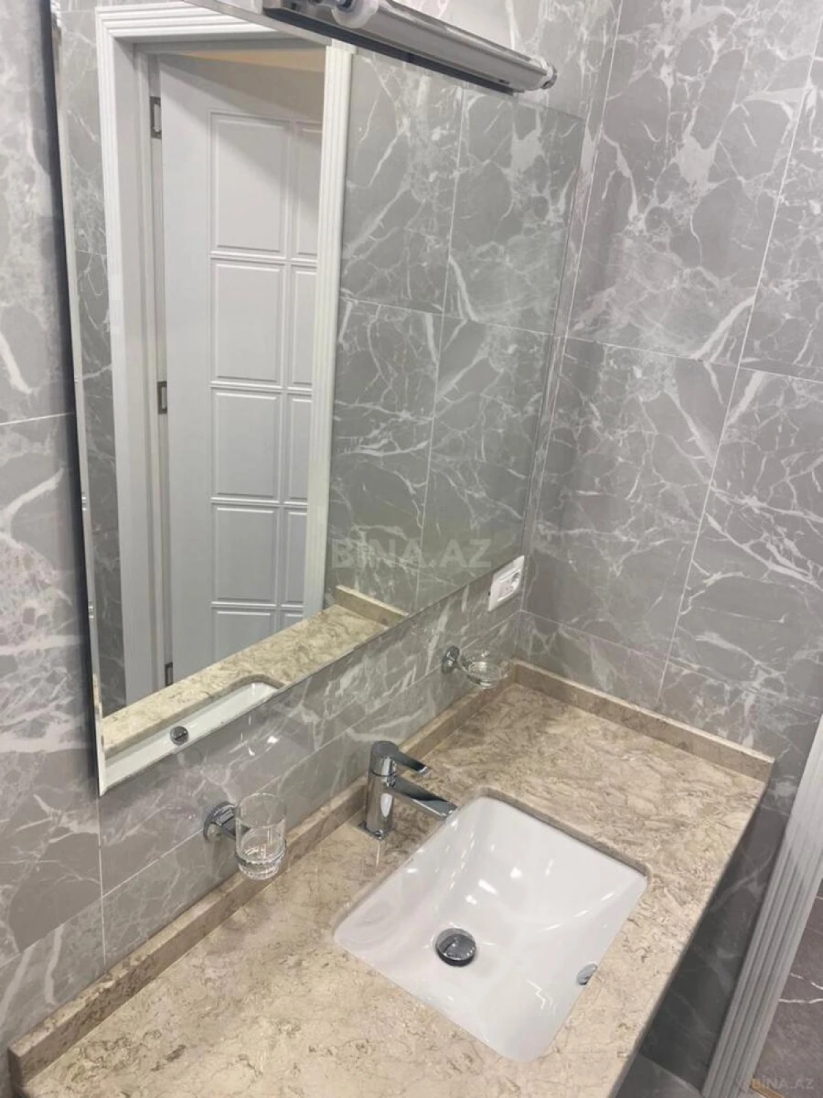 Kirayə verilir 2 otaqlı mənzil 63 m²