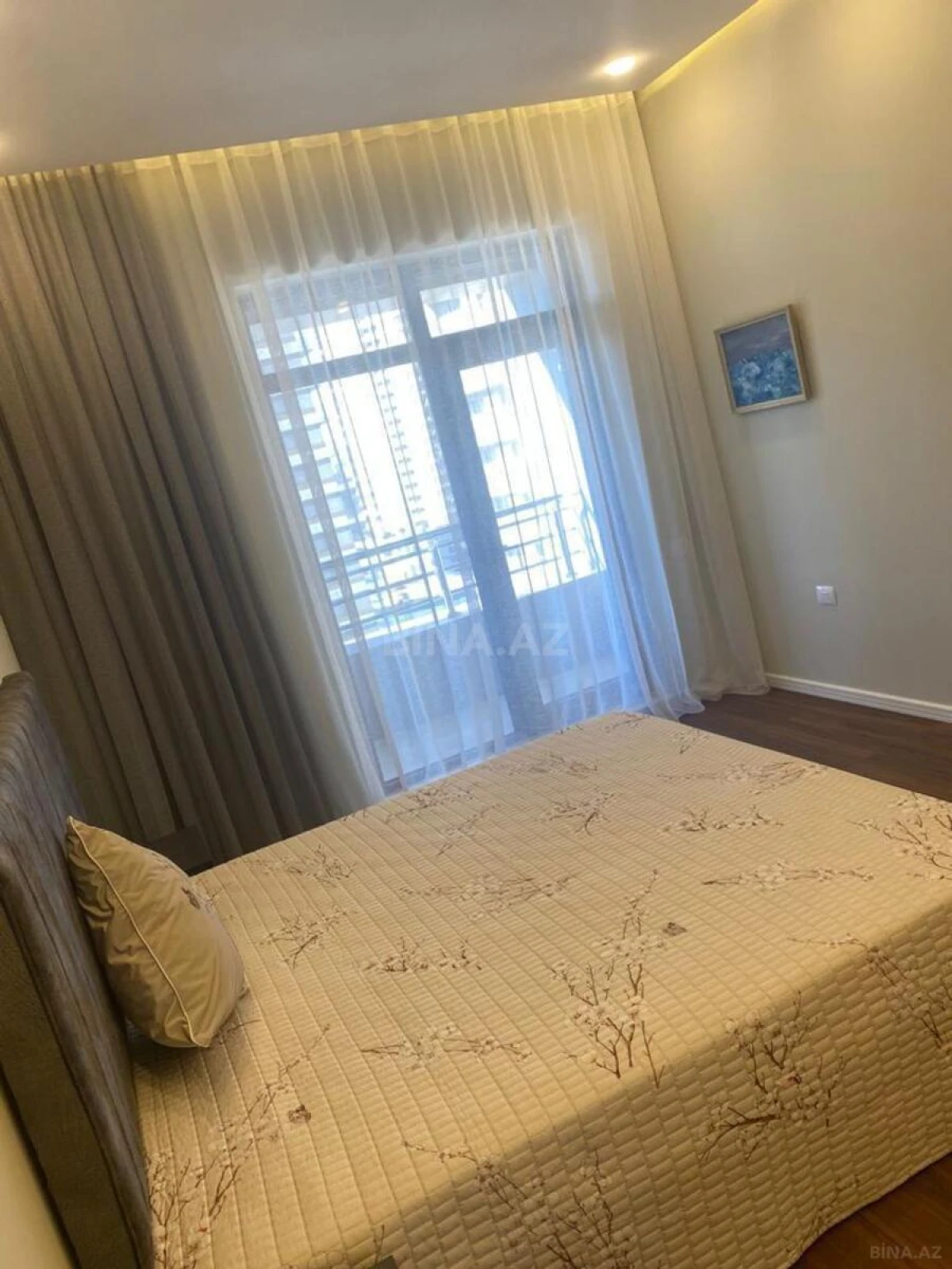 Kirayə verilir 2 otaqlı mənzil 63 m²