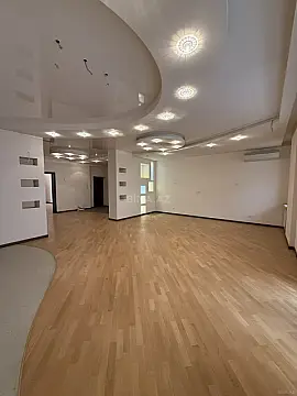 Satılır 3 otaqlı mənzil 135 m²