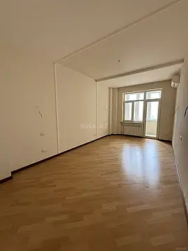 Satılır 3 otaqlı mənzil 135 m²