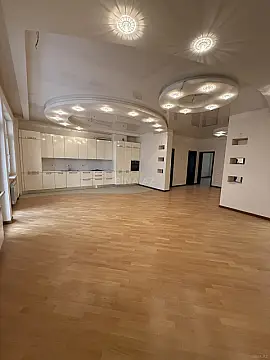 Satılır 3 otaqlı mənzil 135 m²