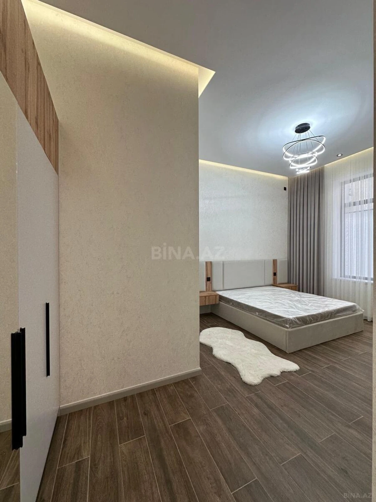 Satılır 4 otaqlı həyət evi 180 m²