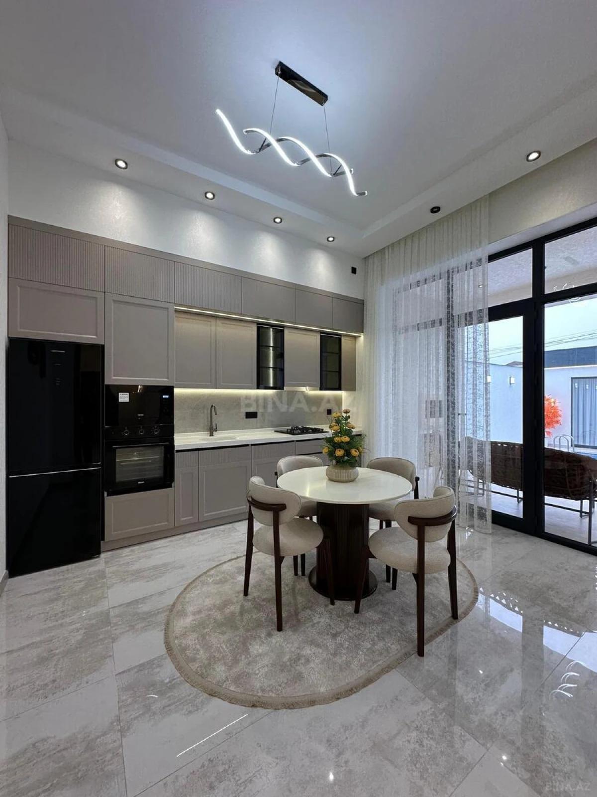 Satılır 4 otaqlı həyət evi 180 m²