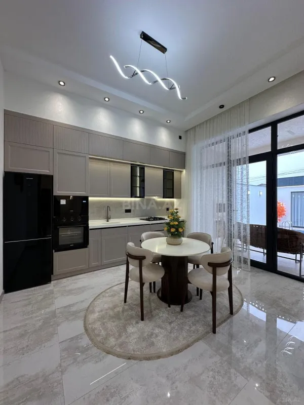 Satılır 4 otaqlı həyət evi 180 m²