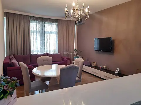 Kirayə verilir 2 otaqlı mənzil 70 m²