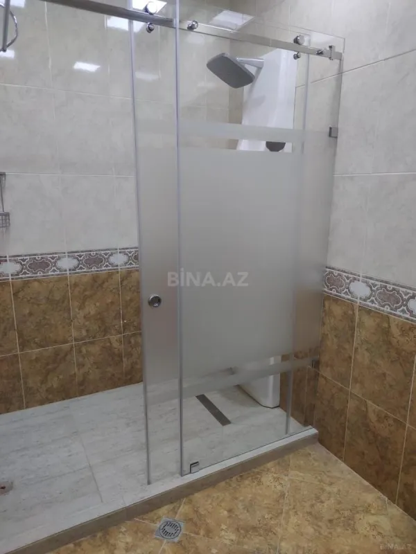 Kirayə verilir 4 otaqlı mənzil 142 m²