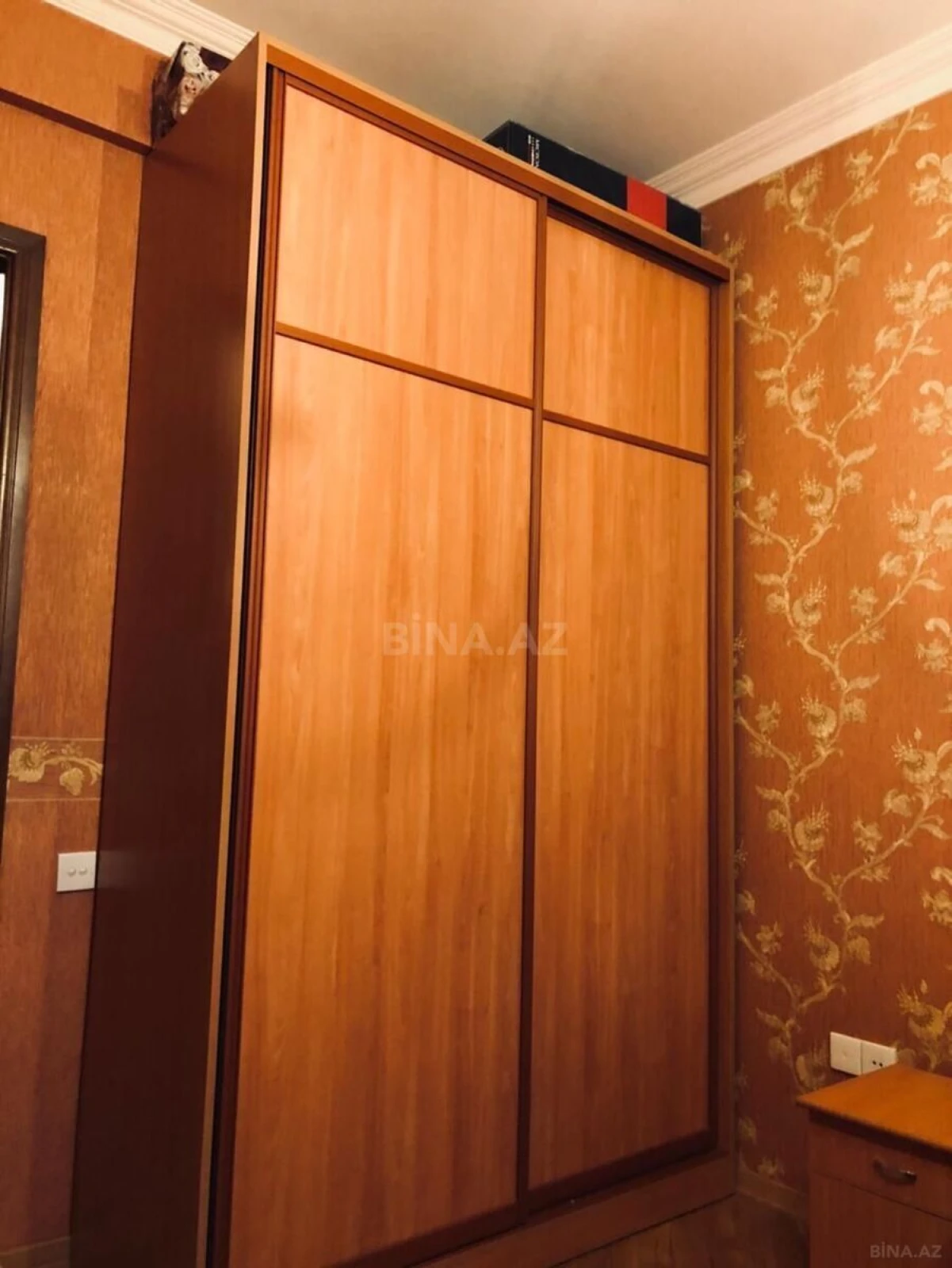 Kirayə verilir 4 otaqlı mənzil 142 m²