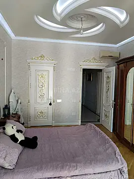 Satılır 3 otaqlı mənzil 142 m²