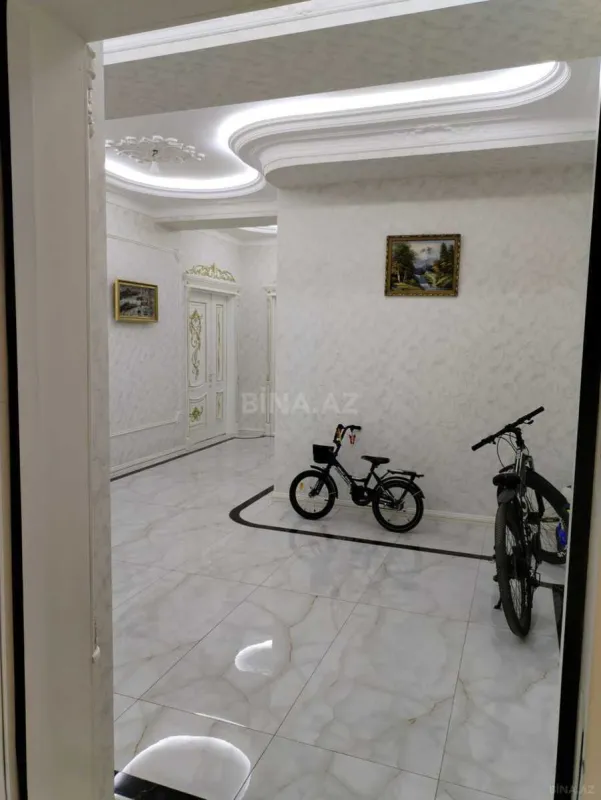 Satılır 3 otaqlı mənzil 142 m²