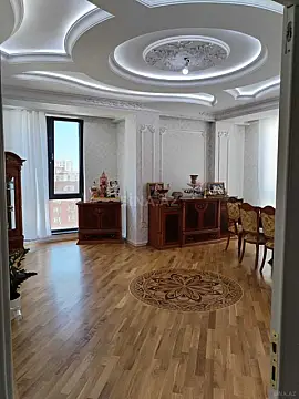 Satılır 3 otaqlı mənzil 142 m²