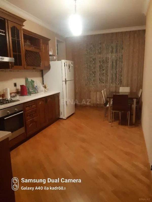 Kirayə verilir 3 otaqlı mənzil 145 m²