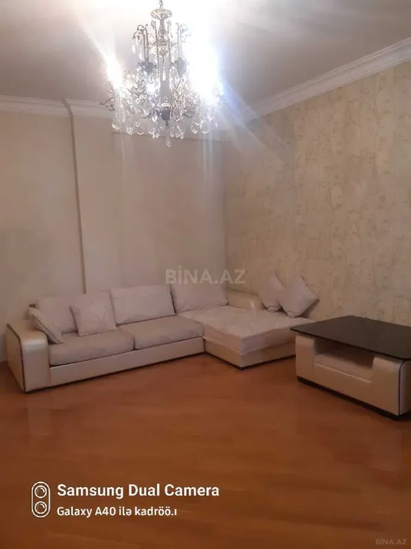 Kirayə verilir 3 otaqlı mənzil 145 m²