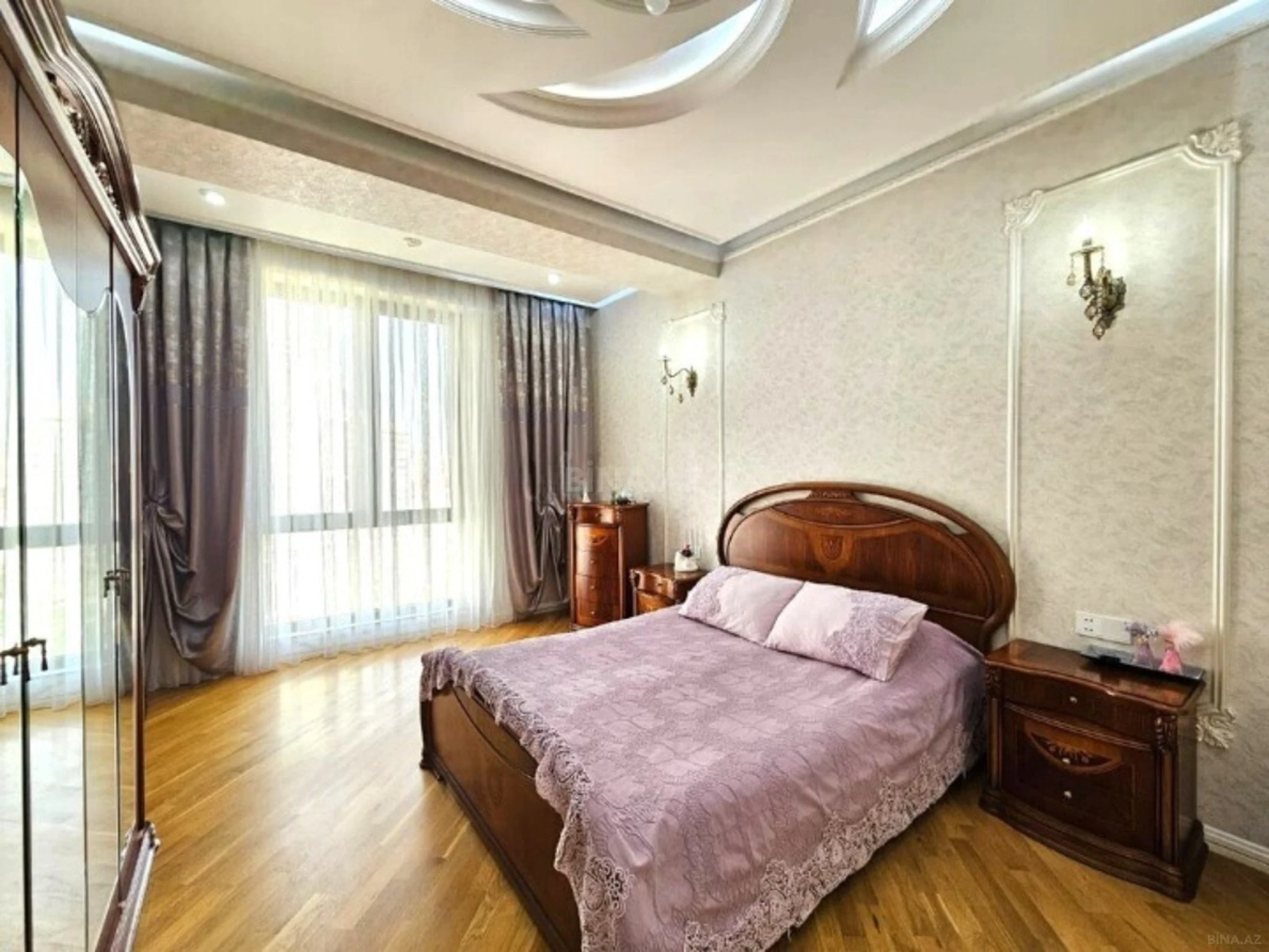 Satılır 3 otaqlı mənzil 142 m²