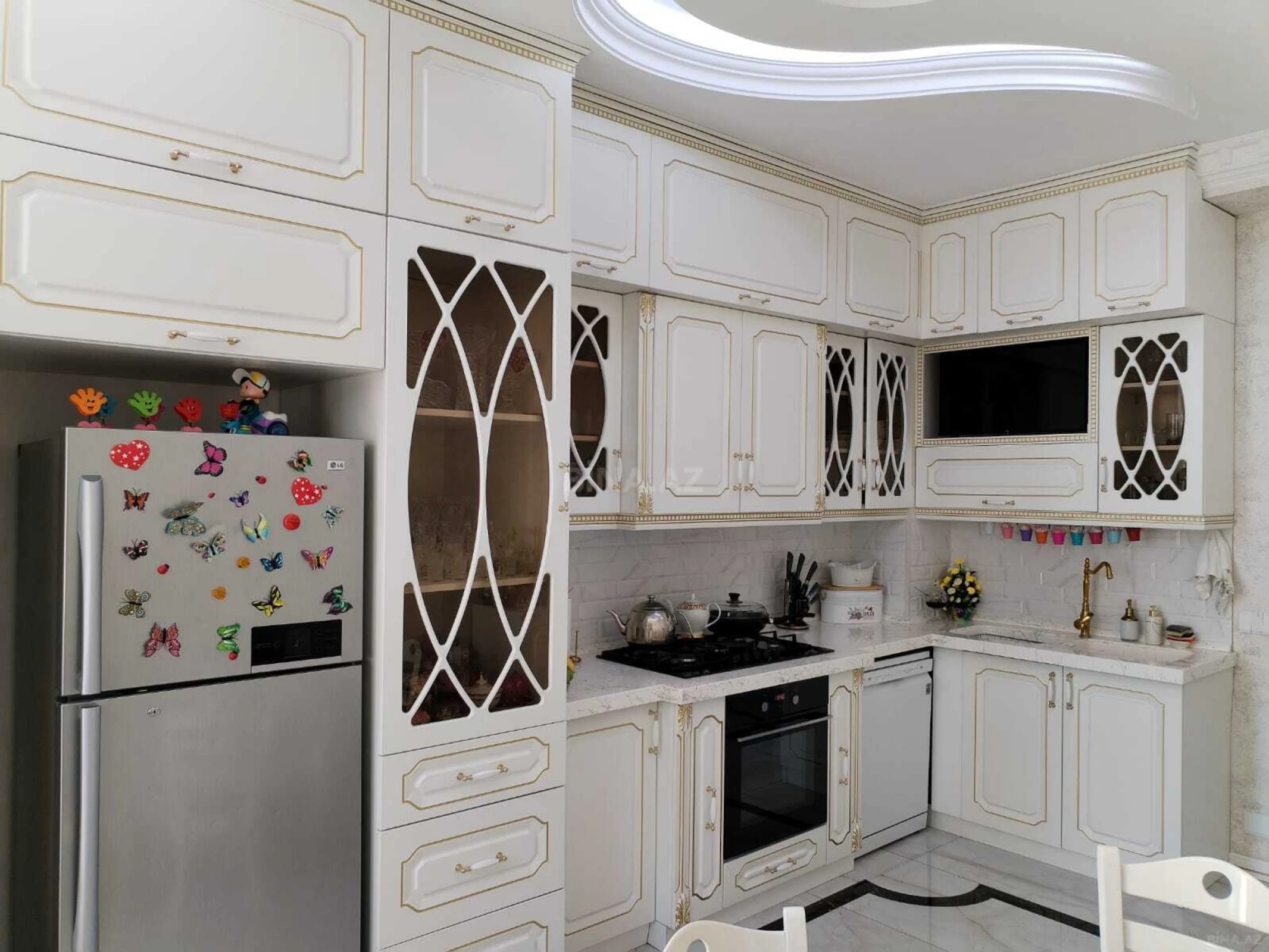 Satılır 3 otaqlı mənzil 142 m²