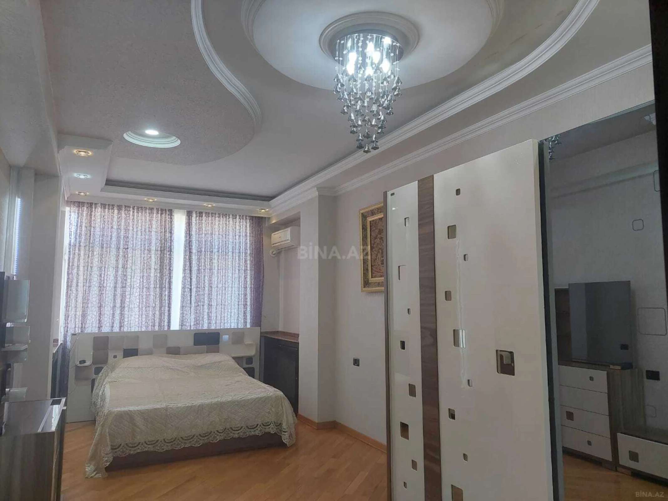 Kirayə verilir 2 otaqlı mənzil 100 m²