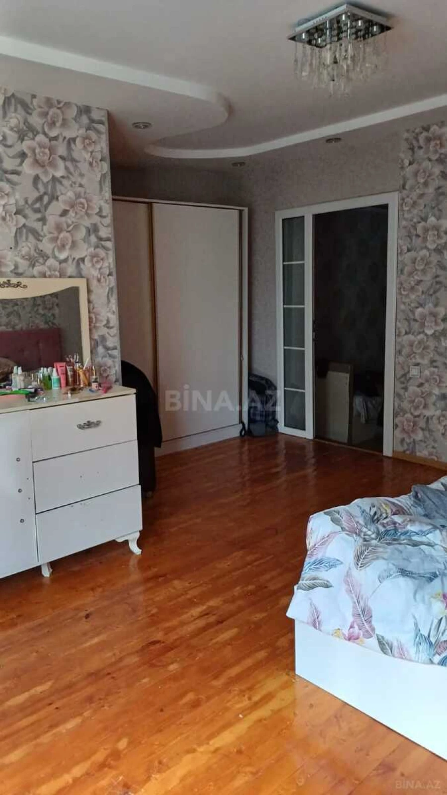 Kirayə verilir 4 otaqlı mənzil 120 m²