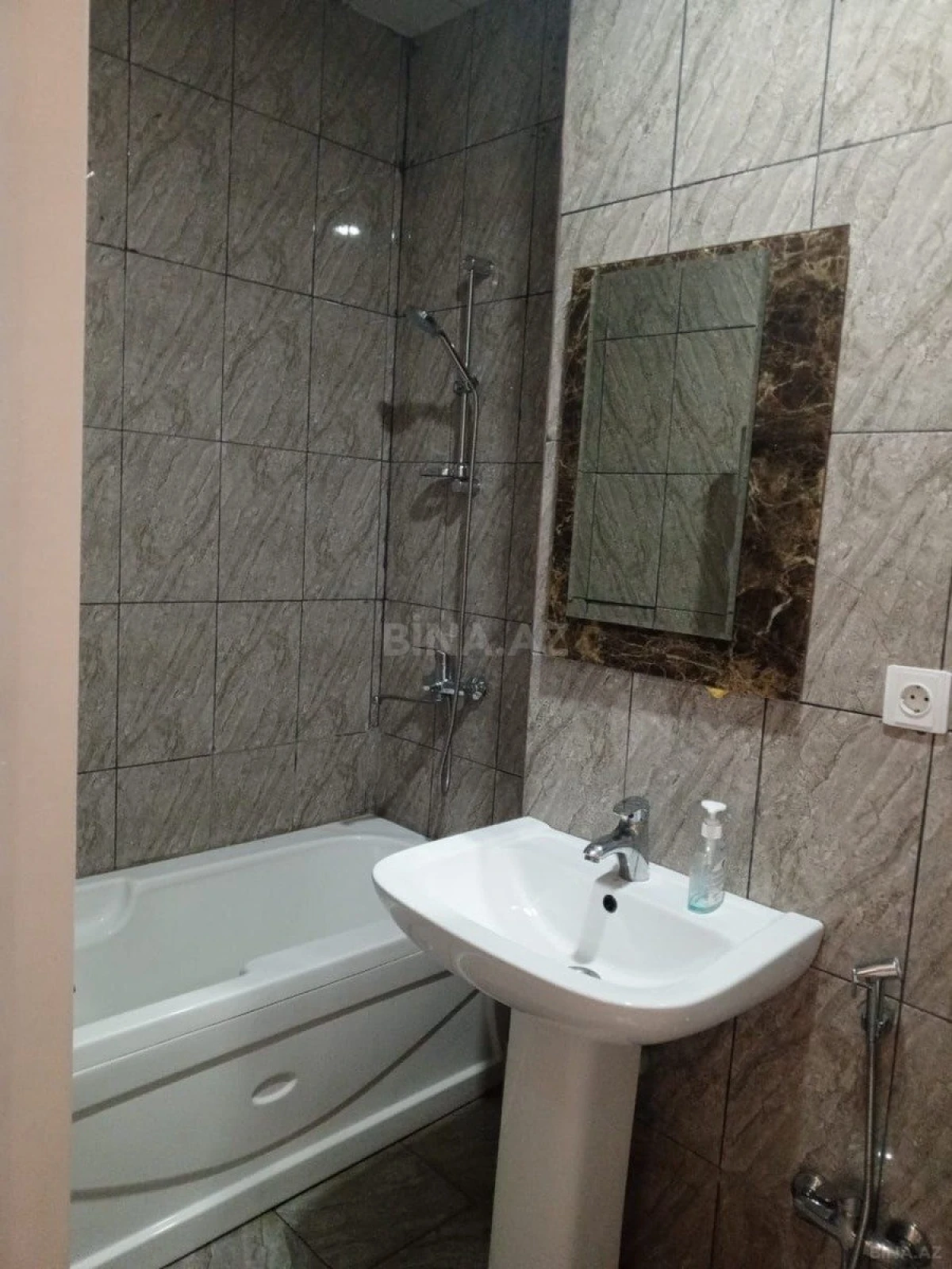 Satılır 2 otaqlı mənzil 58 m²