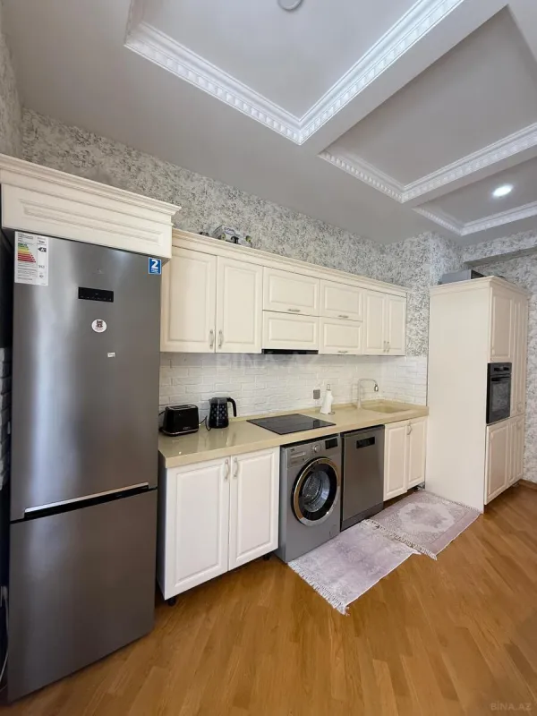 Kirayə verilir 4 otaqlı mənzil 210 m²