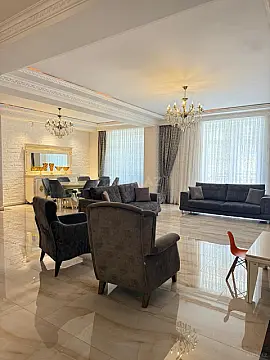 Kirayə verilir 4 otaqlı mənzil 210 m²