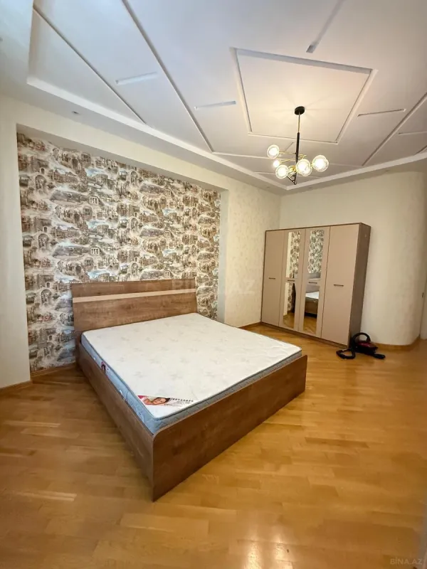 Kirayə verilir 4 otaqlı mənzil 210 m²