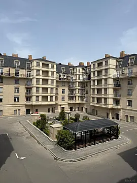 Kirayə verilir 4 otaqlı mənzil 210 m² — Bakı 4 otaq 210.00 m²