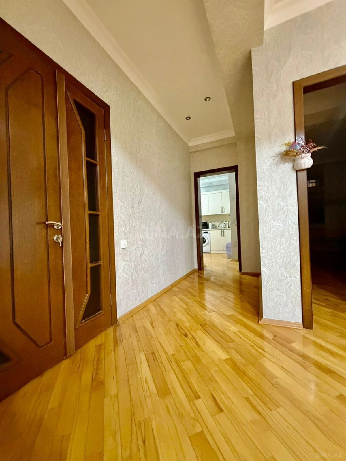 Satılır 2 otaqlı mənzil 102 m²