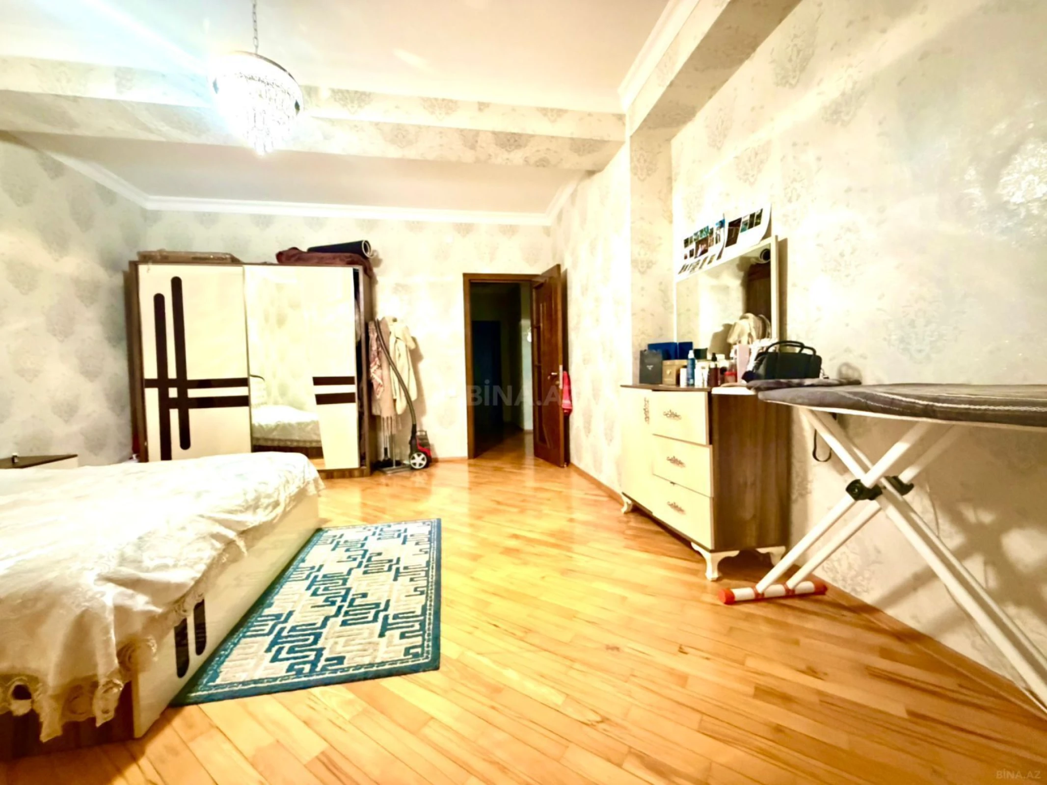 Satılır 2 otaqlı mənzil 102 m²