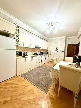 Satılır 2 otaqlı mənzil 102 m²