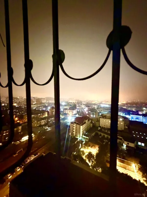 Satılır 2 otaqlı mənzil 102 m²