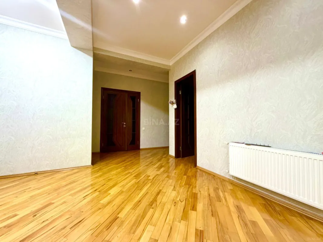 Satılır 2 otaqlı mənzil 102 m²