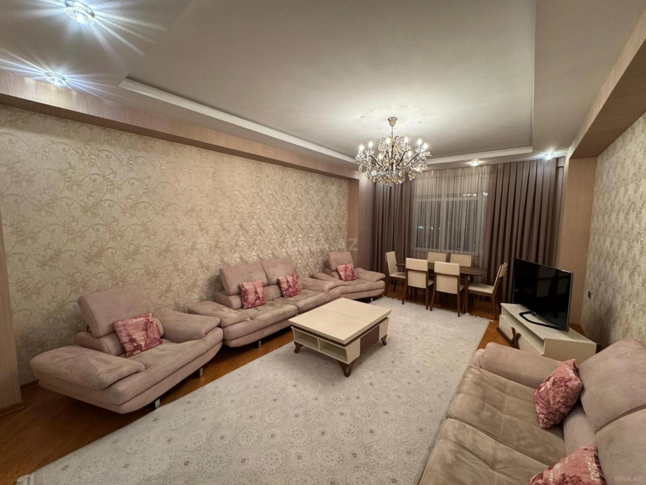 Satılır 3 otaqlı mənzil 140 m²