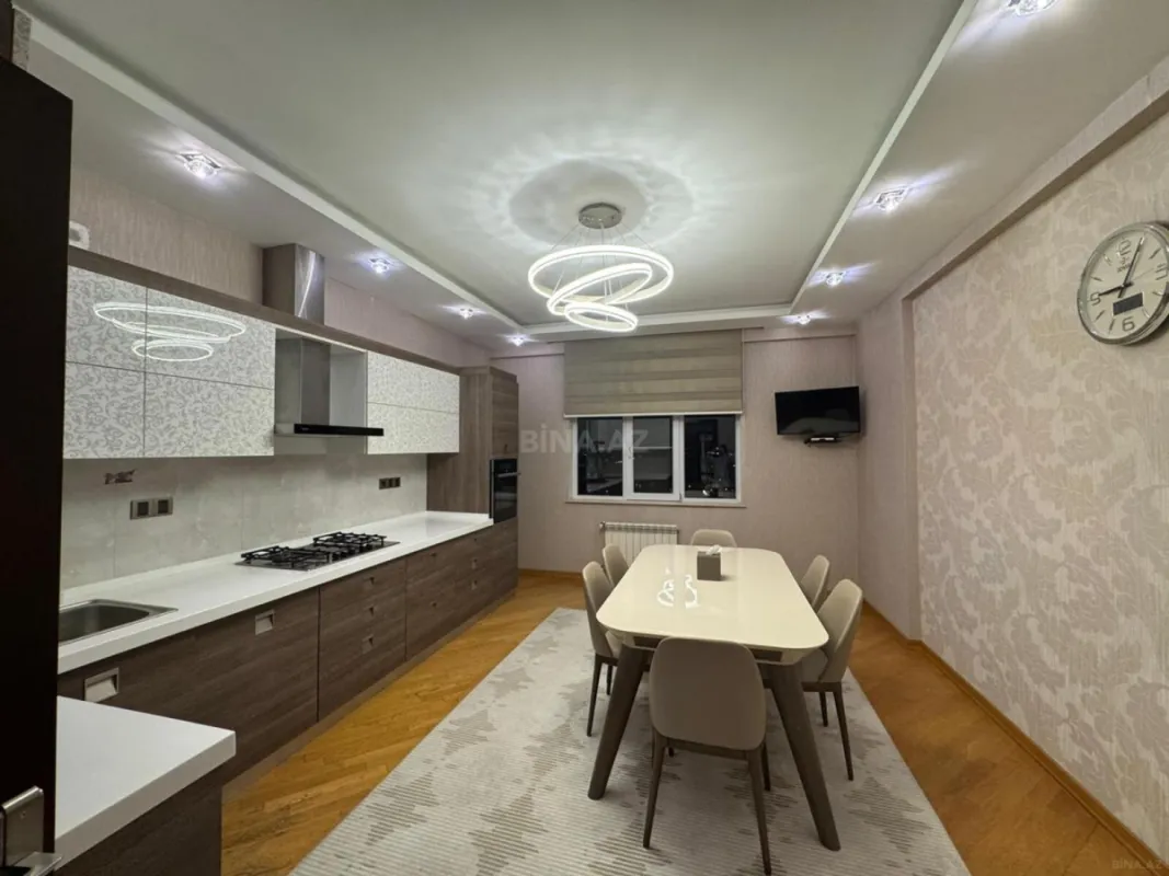 Satılır 3 otaqlı mənzil 140 m²