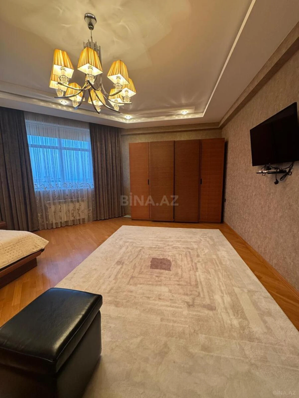 Satılır 3 otaqlı mənzil 140 m²