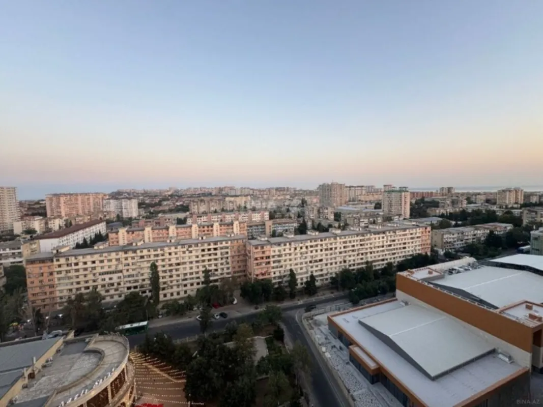 Satılır 3 otaqlı mənzil 140 m²