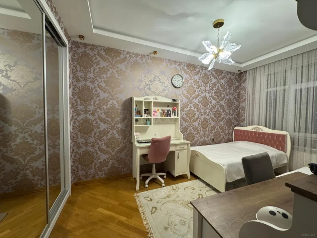 Satılır 3 otaqlı mənzil 140 m²