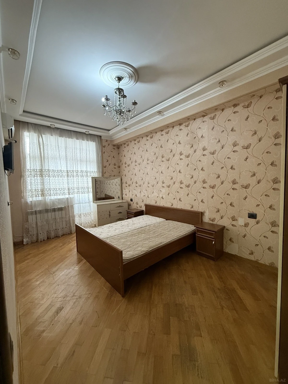Kirayə verilir 2 otaqlı mənzil 75 m²