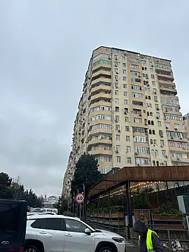 Kirayə verilir 2 otaqlı mənzil 82 m²