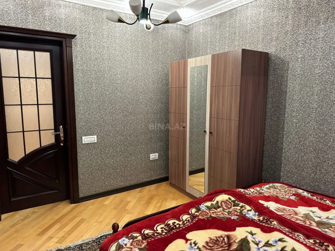 Kirayə verilir 2 otaqlı mənzil 82 m²