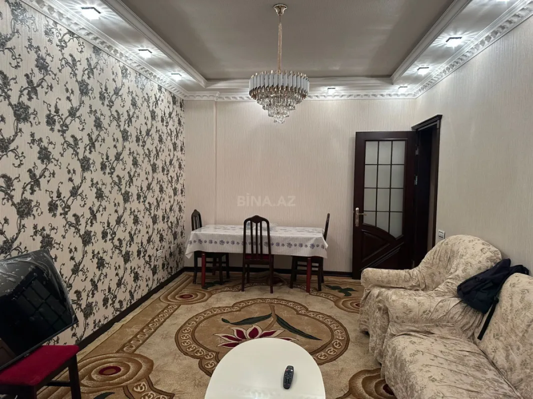 Kirayə verilir 2 otaqlı mənzil 82 m²